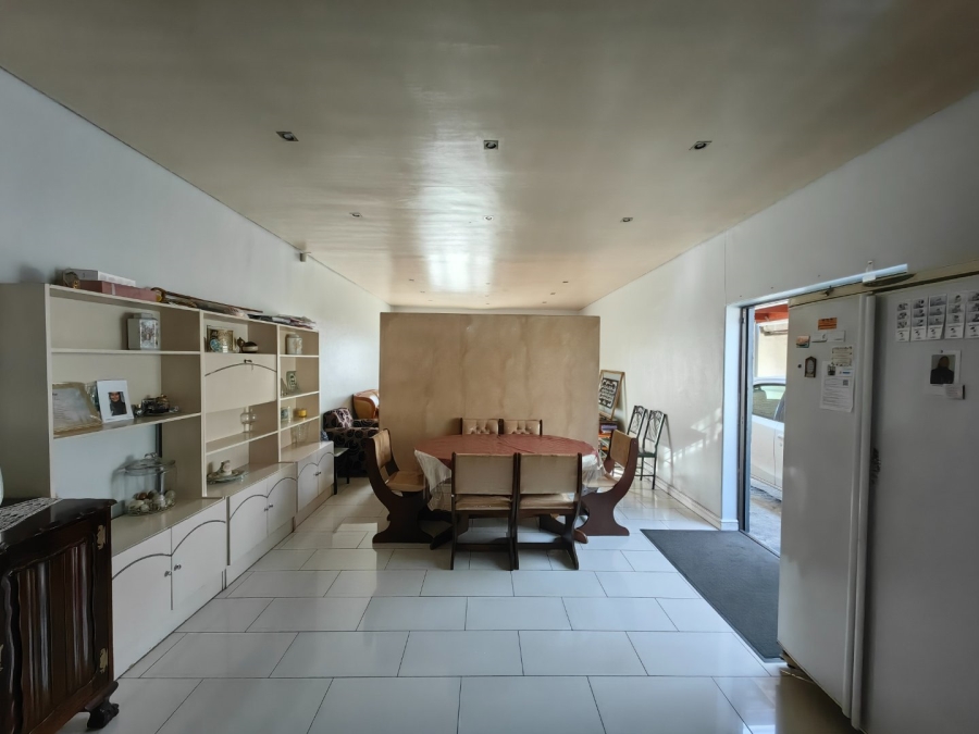 8 Bedroom Property for Sale in Belgravia Western Cape
